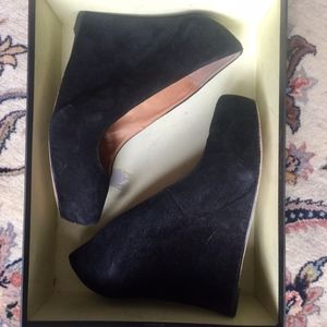 Ann Taylor Black Suede Platform Wedge Size 8